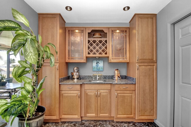 Building Photo - 4274 Gillot Blvd