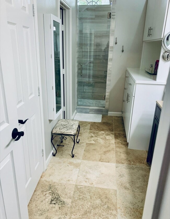 Building Photo - 5739 Henniker Dr