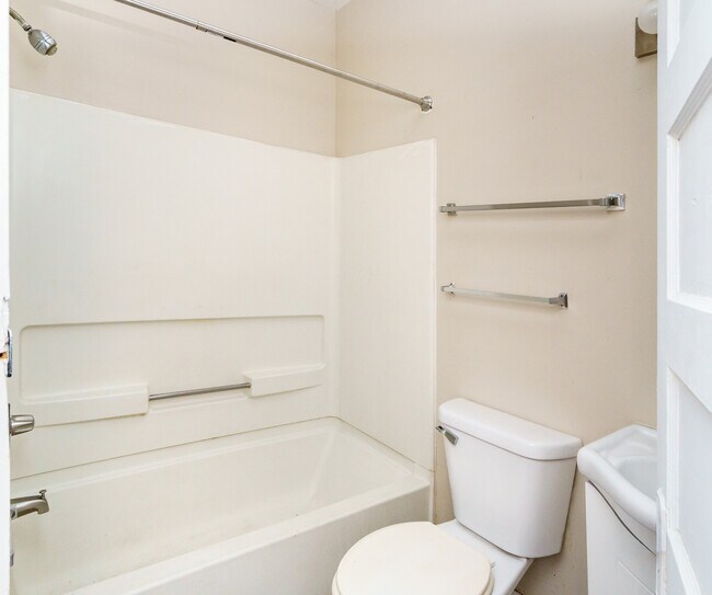 Building Photo - 3105 4th Ave S