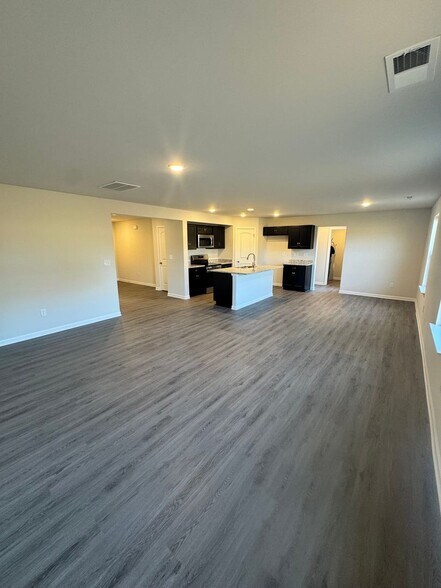 Building Photo - 914 W Sumter St