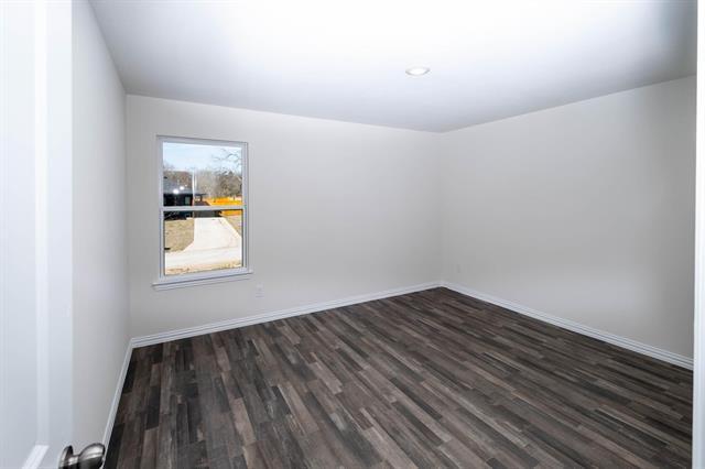 Building Photo - 701 E Hanna St