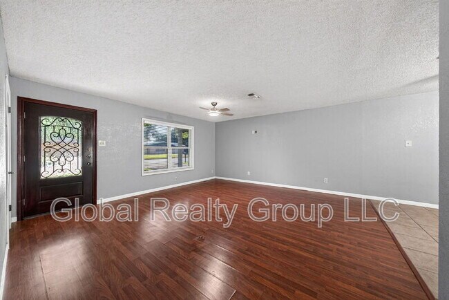 Building Photo - 138 Bobolink Dr