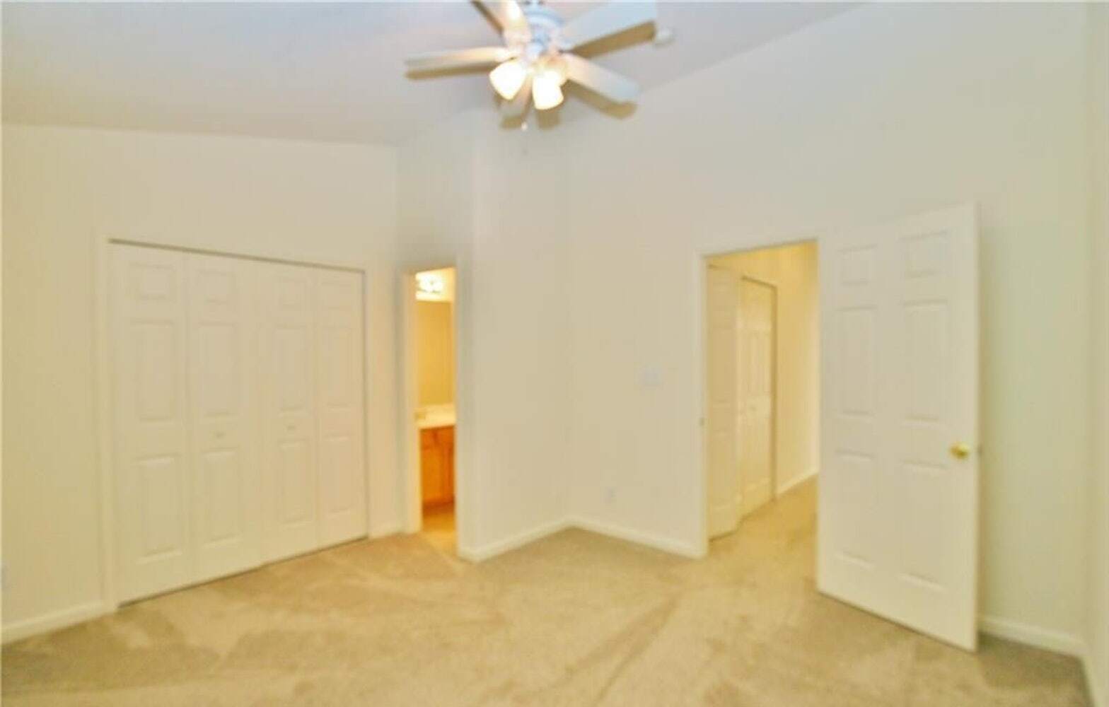 Bedroom 2-2 - 18 Tannenbaum Circle