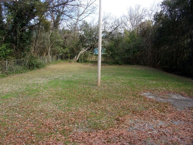 Building Photo - 2 Bedroom 1 Bath Home with Additional Room in Downtown Rock Hill