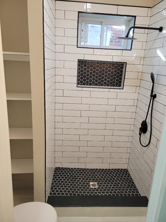 Building Photo - 3140 N Rosewood St