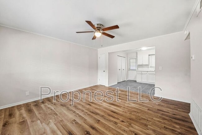 Building Photo - 2032 N Gregg Ave
