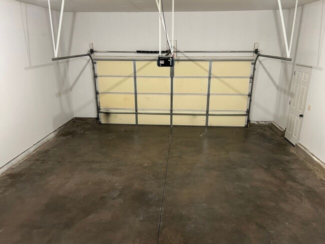 Building Photo - Spacious West Side Gem with Modern Comforts and Endless Possibilities!