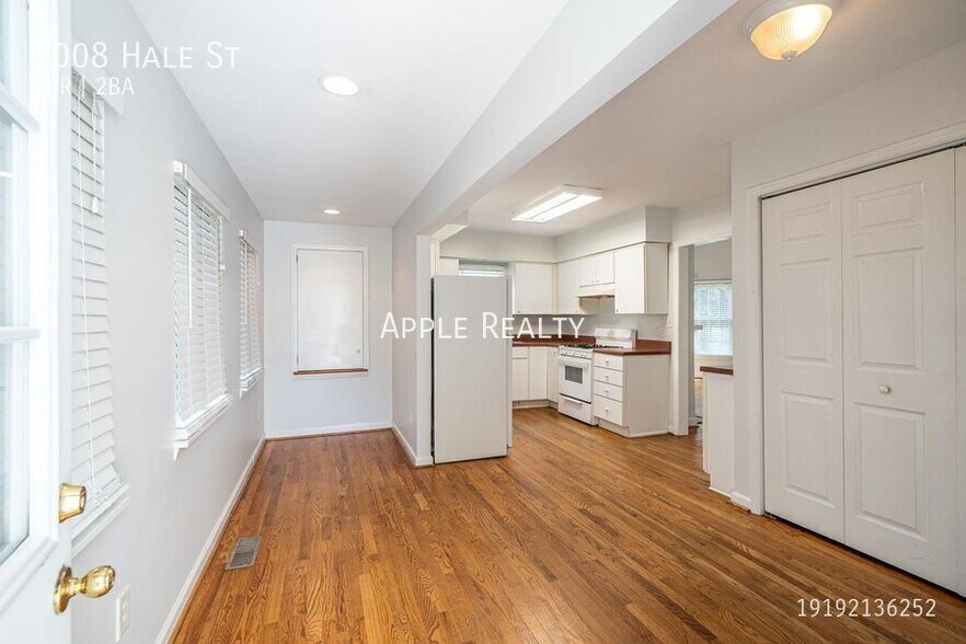 Building Photo - 1008 Hale St