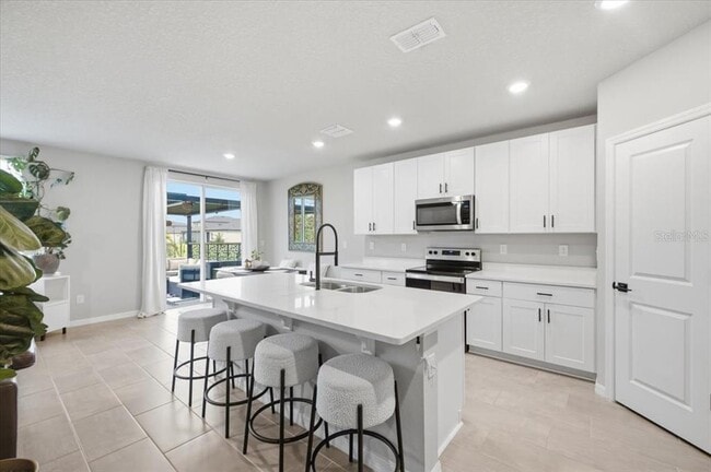 Building Photo - 10119 Daybreak Glen