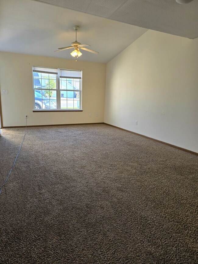 Building Photo - 5713-5715-5715 Canaveral Dr