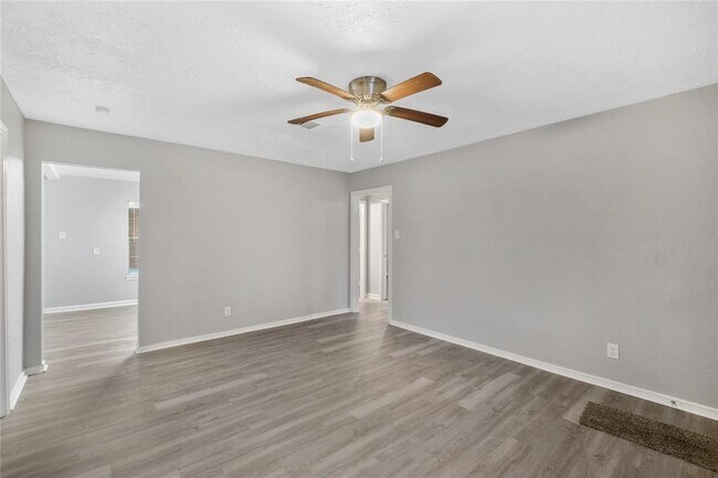 Building Photo - 7343 Krueger Rd