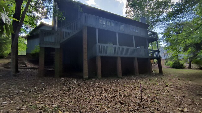 Building Photo - 423 Brightwood Dr