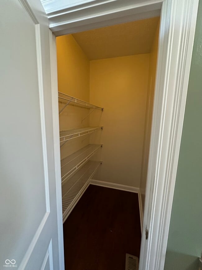 Building Photo - 549 N Belmont Ave