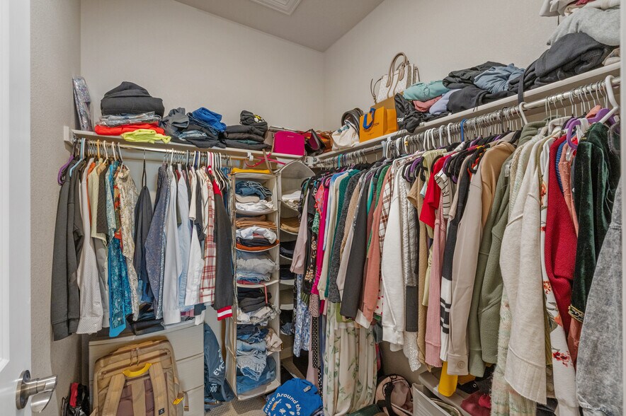 Building Photo - 1837 S Poplar Ct