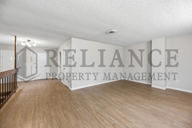 Building Photo - 1908 N Jeanette St