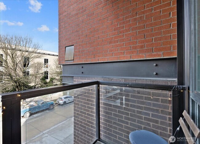 Building Photo - 4422 Woodlawn Ave N