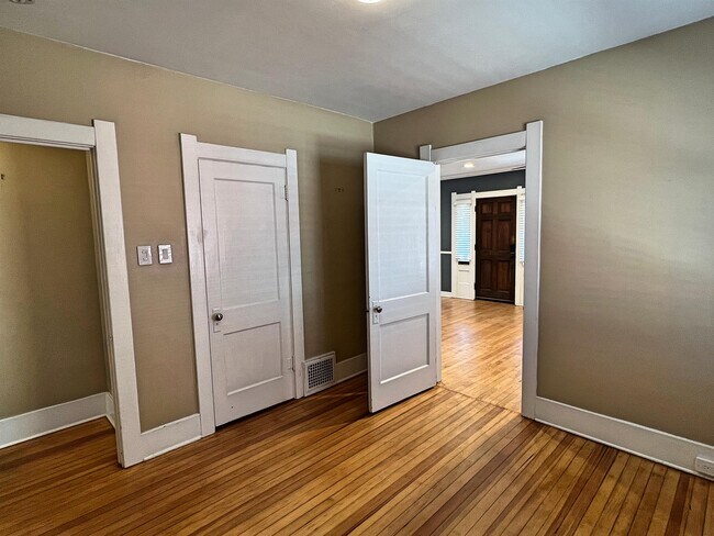 Building Photo - 3165 W 36th Ave
