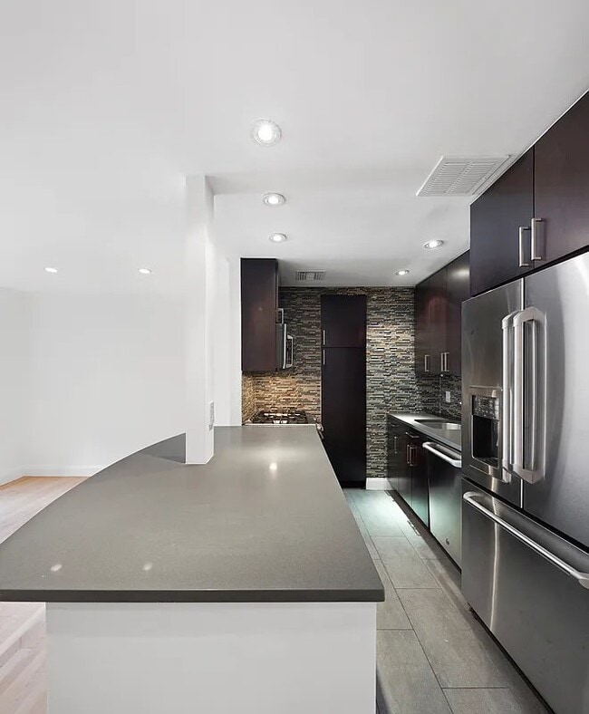 Building Photo - 253 W 73rd St