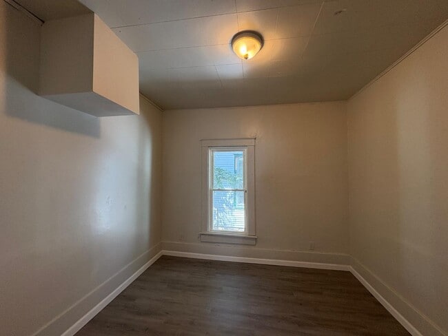 Building Photo - 127 E Campbell St