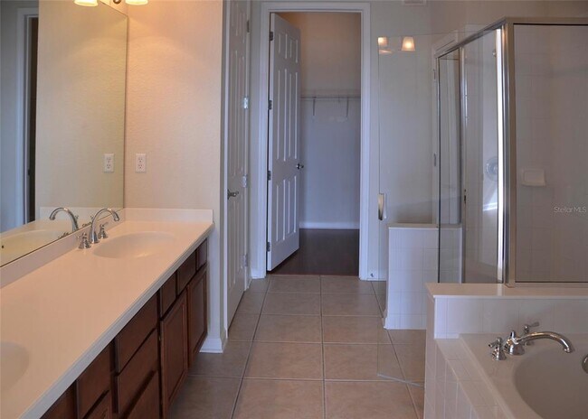 Building Photo - 3368 Robert Trent Jones Dr