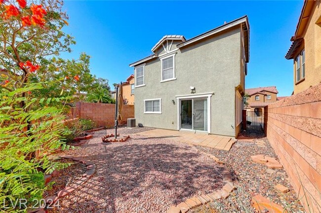 Building Photo - CHARMING 3BED 2.5BATH HOME IN GATED COMMUN...