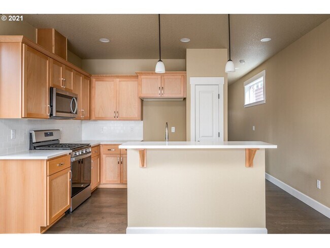 Building Photo - 9126 N Seward Ave
