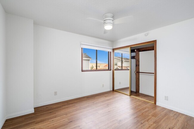 Building Photo - 472 36th St