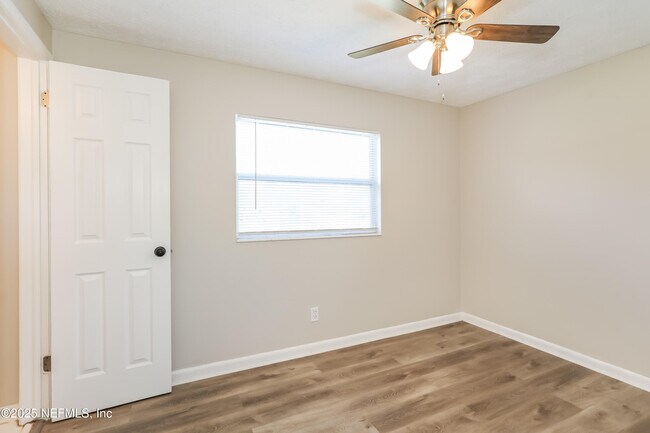 Building Photo - 8360 Red Holly Ln
