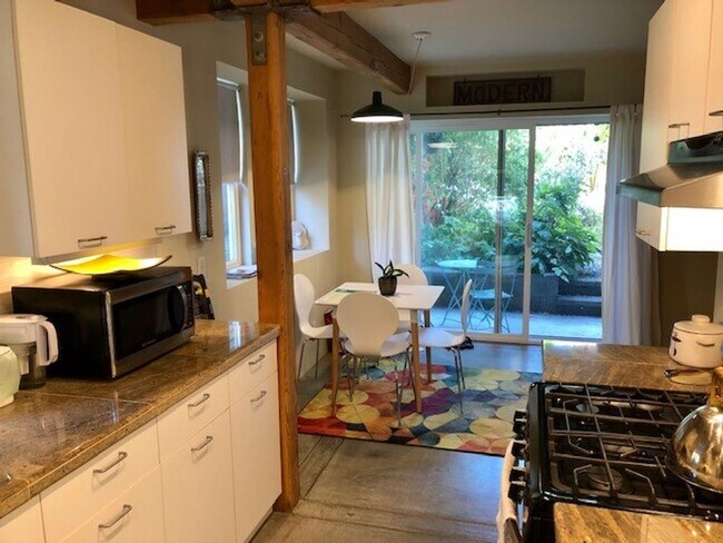 Building Photo - CARTAL DUPLEX