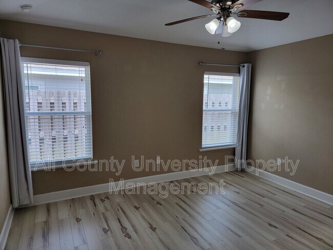 Building Photo - 470 SW 251st St
