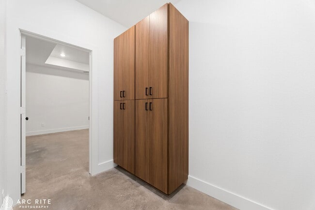 Building Photo - Pre-Leasing Fall of 2026!! Luxury Homes!!