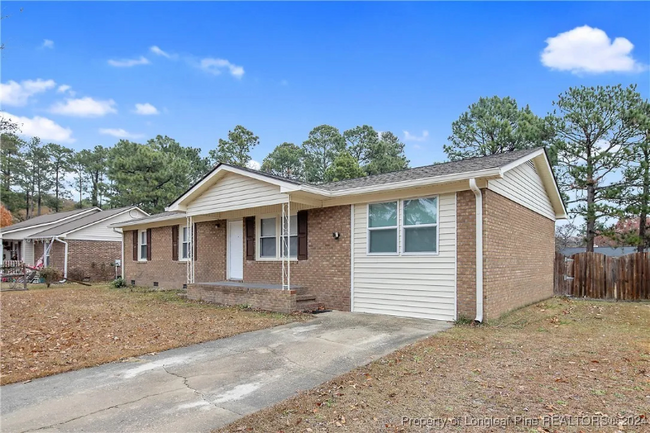 Building Photo - 929 Hollydale Ln
