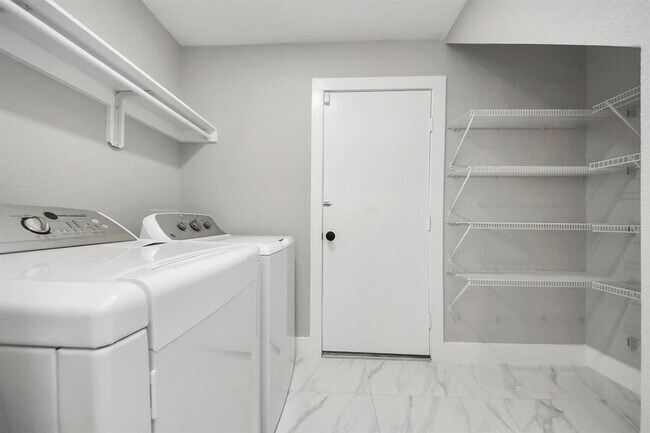 Building Photo - 354 Remington Harbor Ct