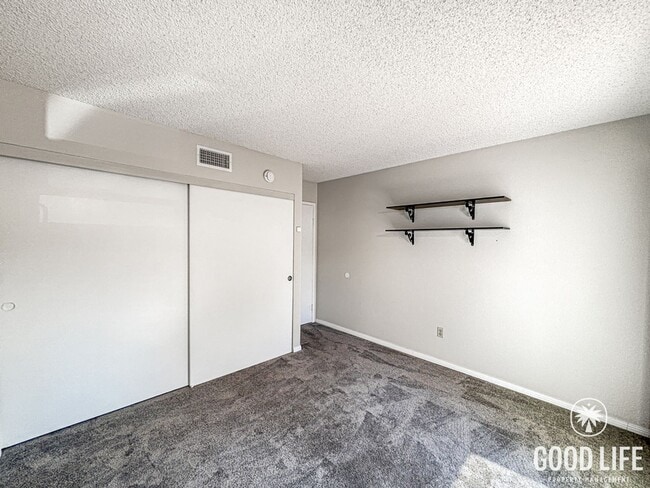 Building Photo - Stunning 3BD/2.5BA Townhouse in El Cajon W/ Central A/C, W/D, 2 Balconies, & Community Pool/Spa!