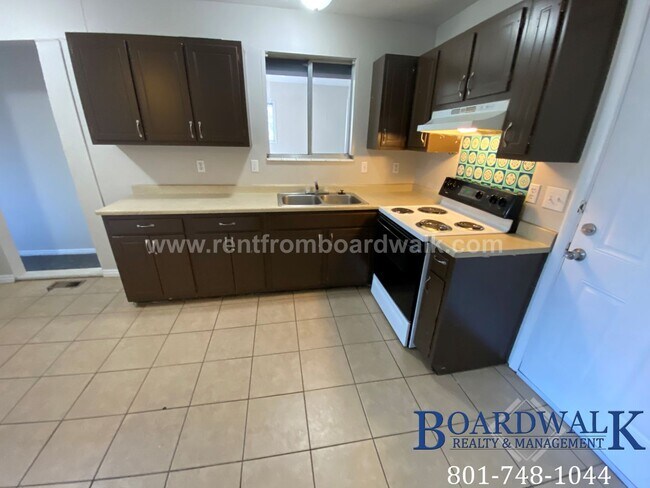 Building Photo - 1453 2320 S