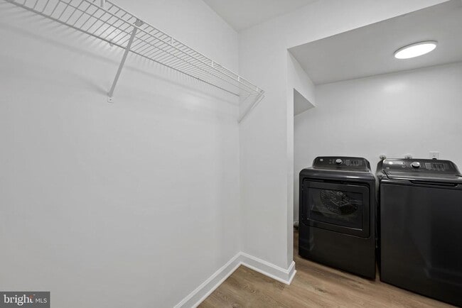 Building Photo - 1520 Dorchester Ave