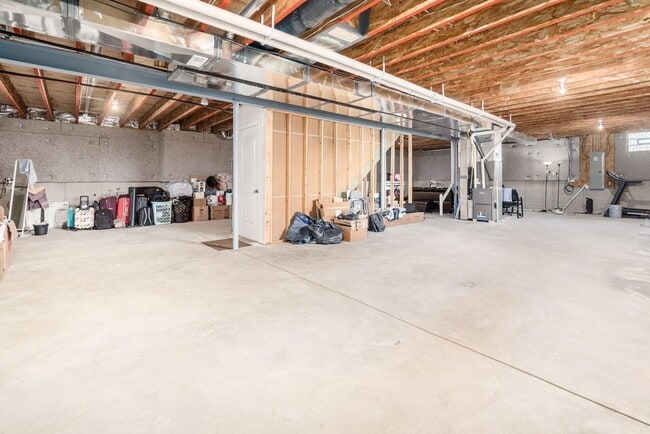 Building Photo - 5962 Laurel Ln