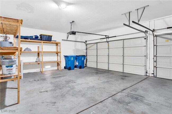 Building Photo - 8940 Emery Lake St