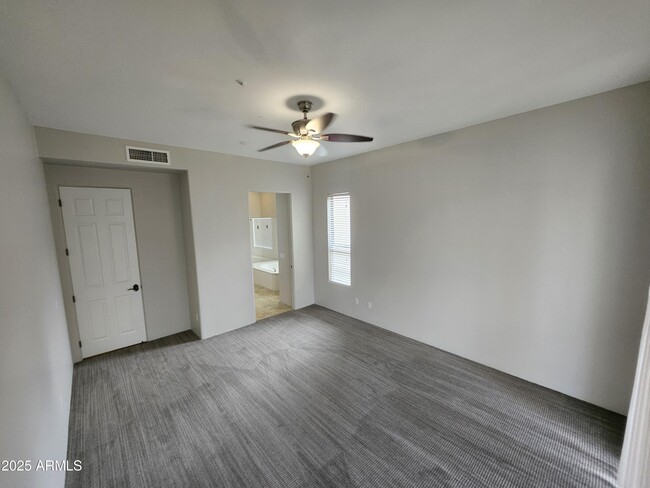 Building Photo - 11290 E Whitethorn Dr