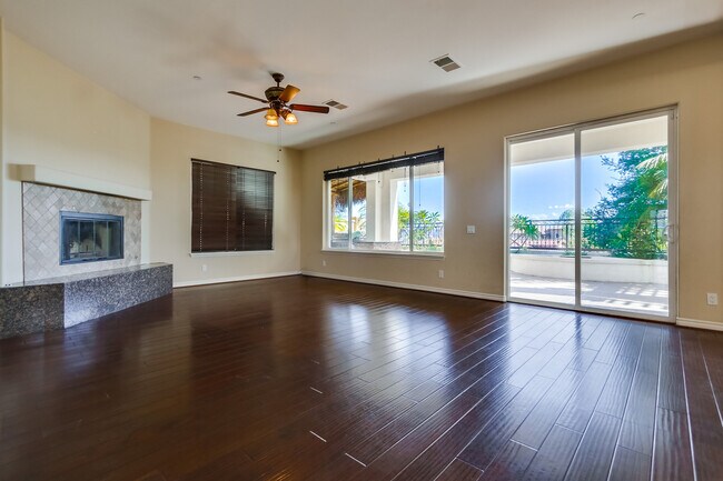 Building Photo - Beautiful 4 bedroom, 4.5 bathroom Home in the Varadero Community