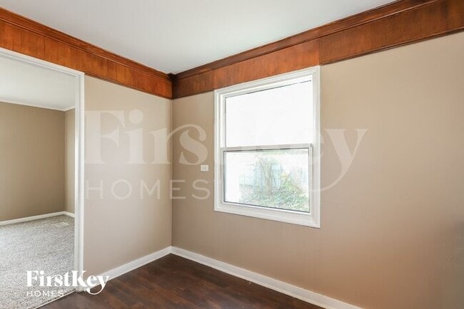 Building Photo - 308 Shabbona Dr