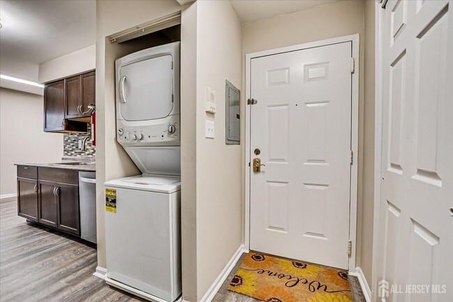 Building Photo - 142 Beverly Hill Terrace