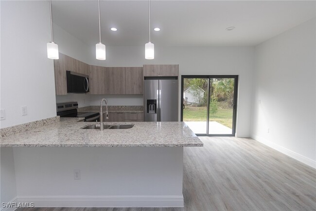 Building Photo - 6106 Pecan Ct