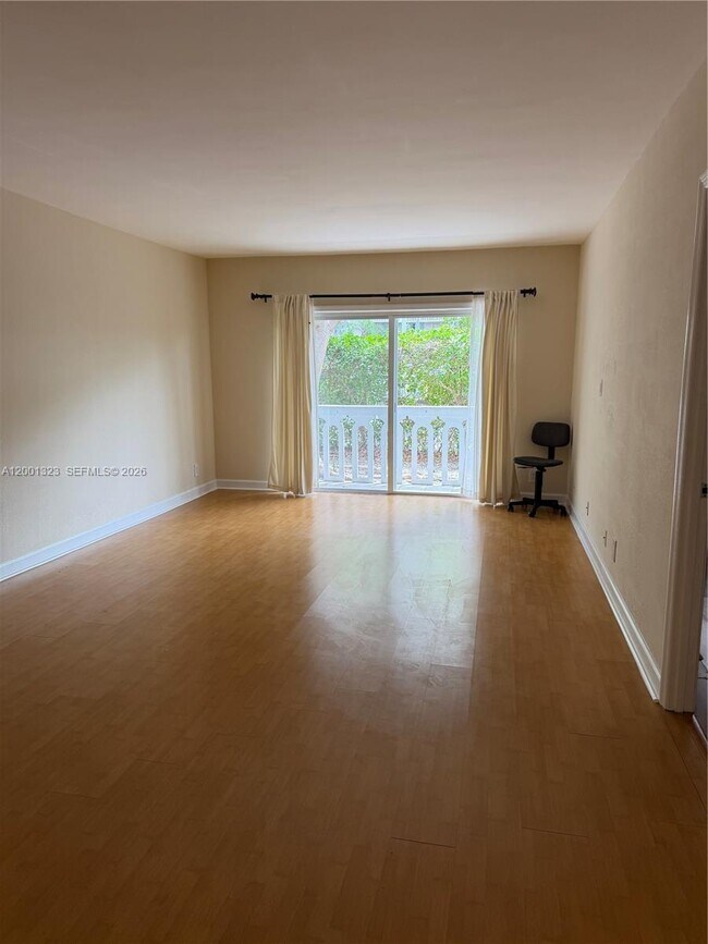 Building Photo - 100 Edgewater Dr