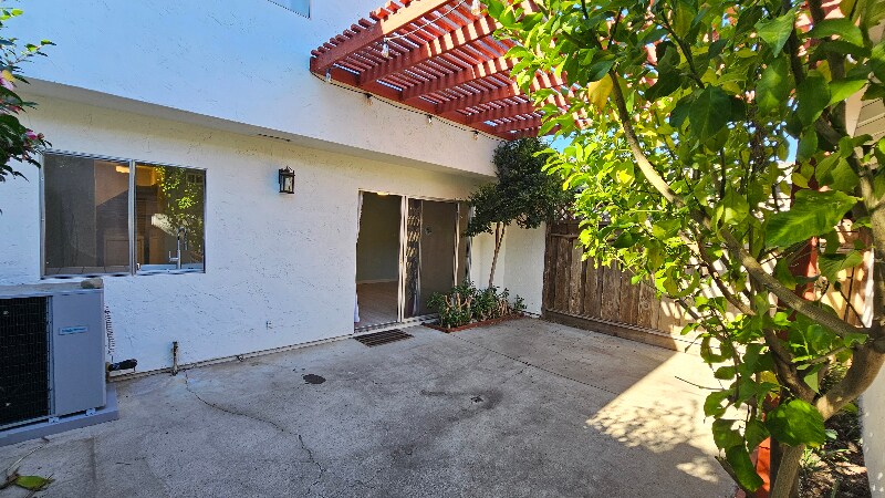 Building Photo - 675 Auburn Way