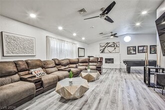 Building Photo - 1505 Hialeah Dr