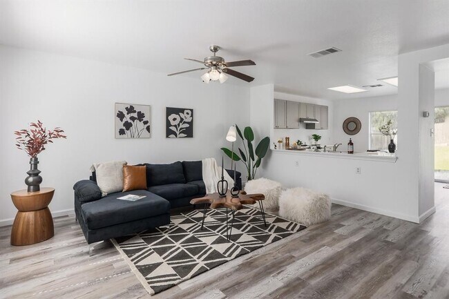 Building Photo - 10732 Marshitahs Way