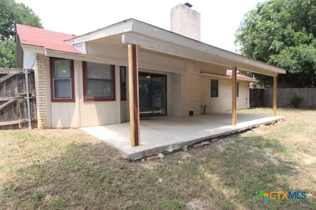Building Photo - 2625 Phyllis Dr