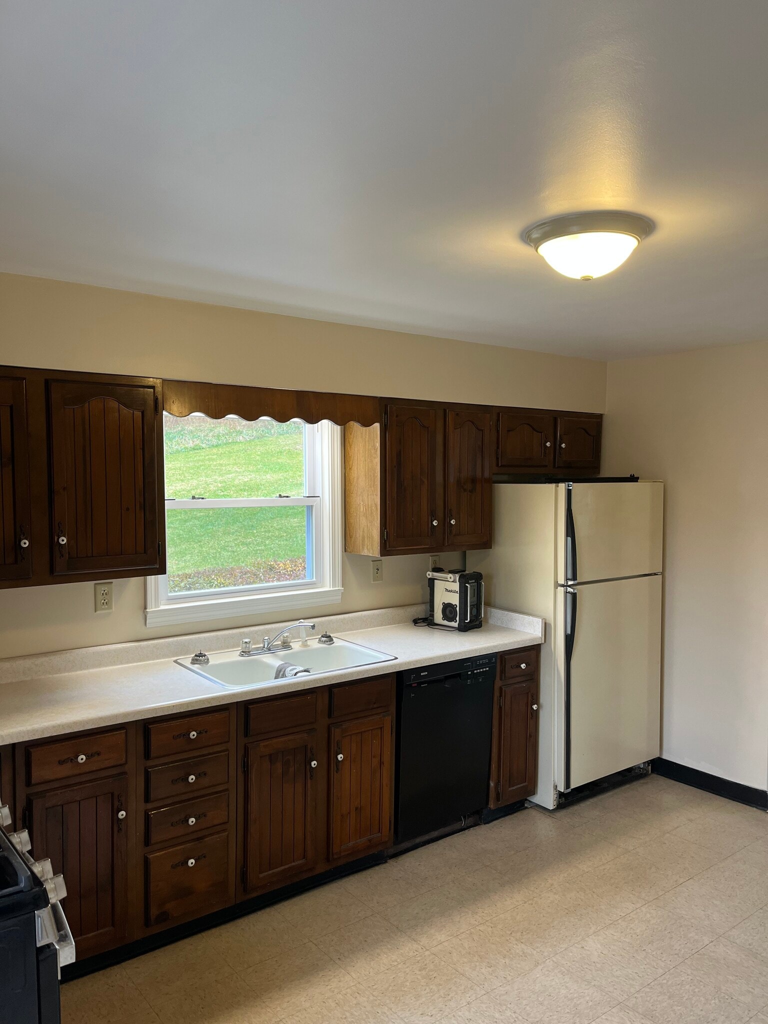 Building Photo - 889 Ivy Ave