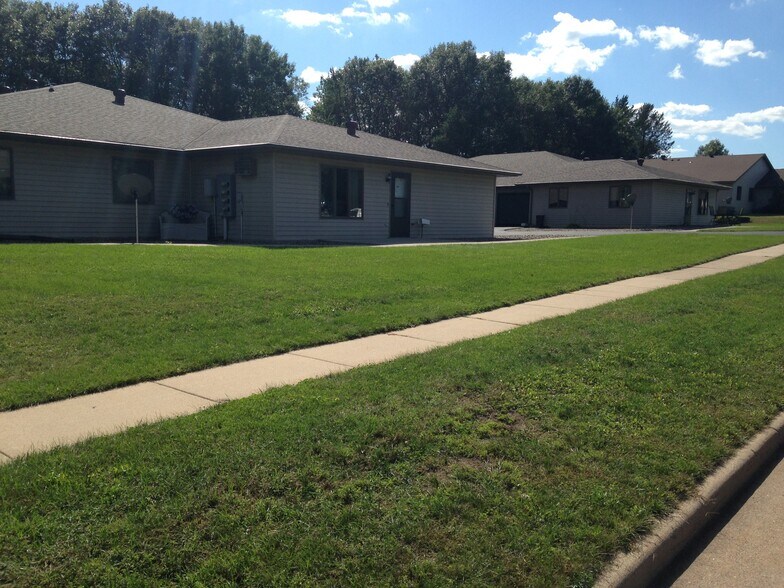 Building Photo - 1411 Devney Dr
